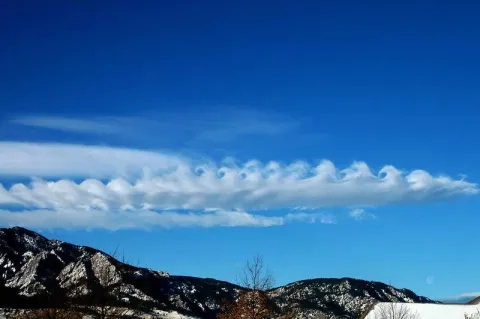 Kelvin-Helmholtz cloud